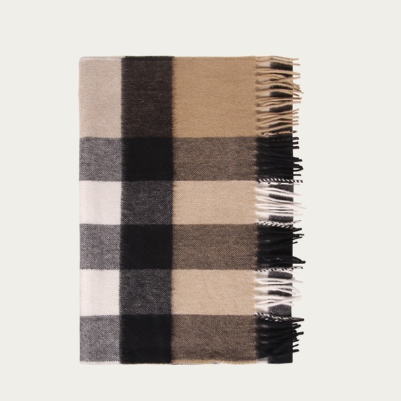 NEW 💕 XL BURBERRY LONDON 2025 Half Mega Giant Check Cashmere Scarf Shawl Wrap - Picture 7 of 13